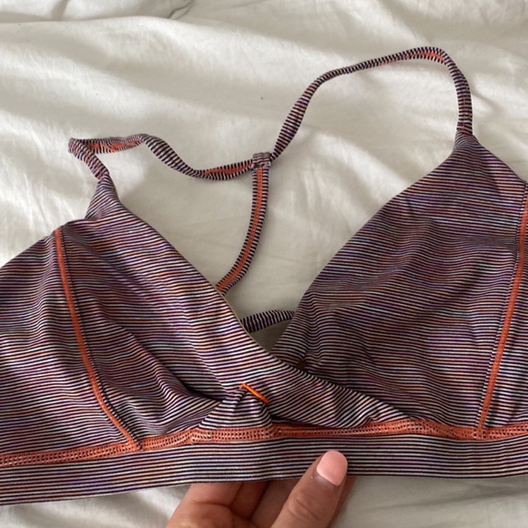 LULULEMON SIZE 6 SPORTSBRA - Picture 2 of 4